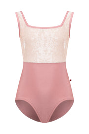 44 Marieke Leotard