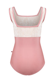 44 Marieke Leotard